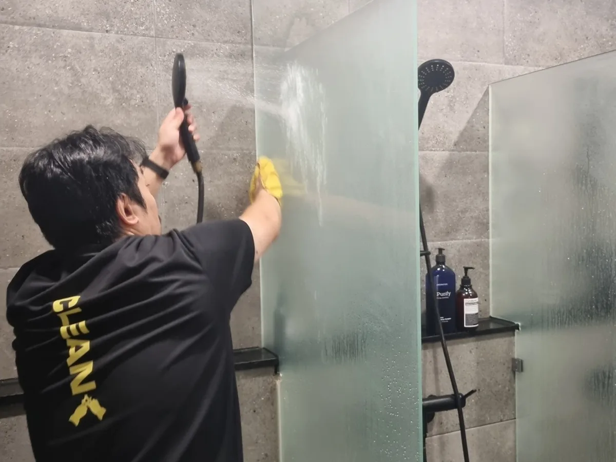 파주시 검산동 헬스장 복도·대기 동선 야간 위생청소 사례 - 행진크린