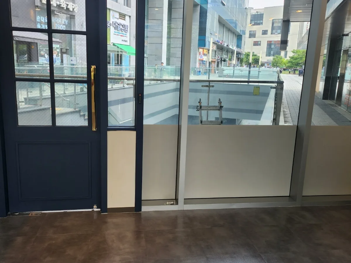 가평군 조종면 입주 현장 현관·거실 바닥 위생청소 사례 - 행진크린